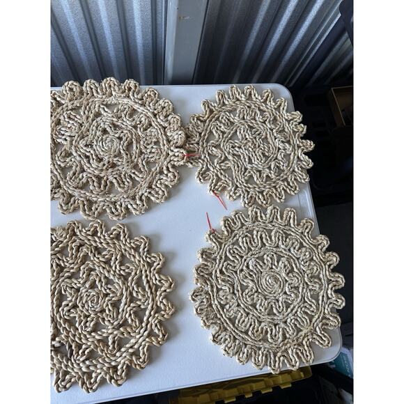 Zinnia Natural Woven Placemat 4 Set - Picture 4 of 4